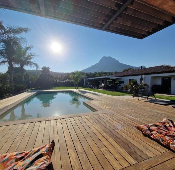 פנסיון The Pool House