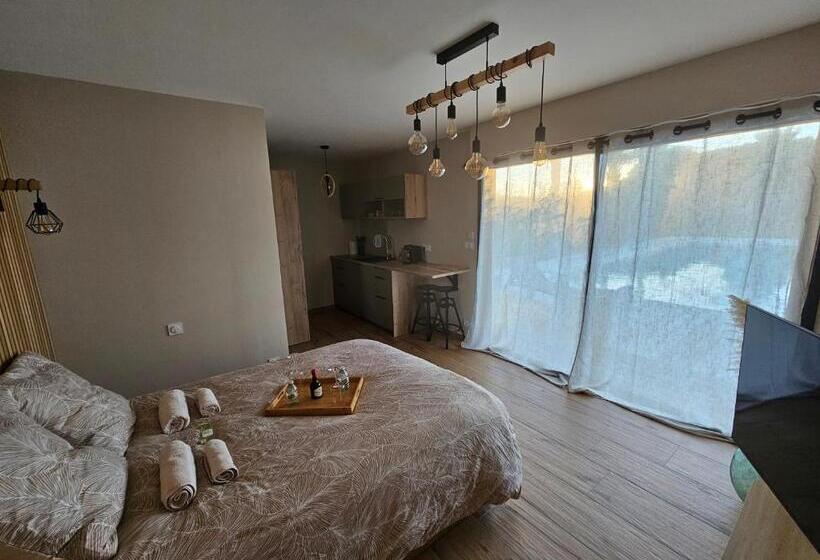 פנסיון The Pool House