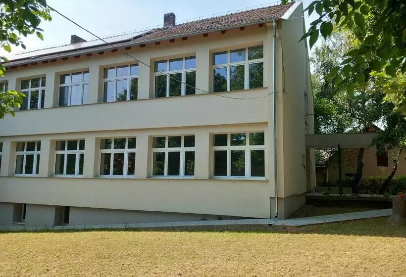 Retkeilymaja Márianosztrai Zarándokszálláshely