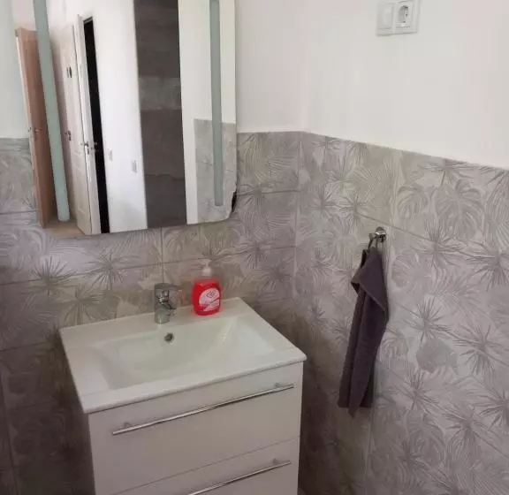 Retkeilymaja Márianosztrai Zarándokszálláshely