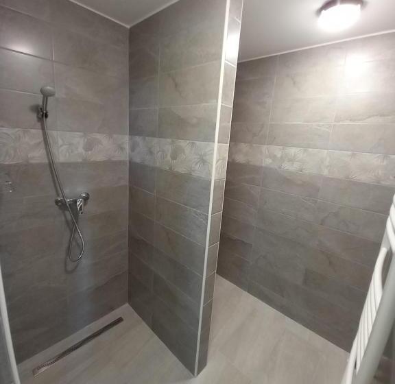 旅馆 Márianosztrai Zarándokszálláshely