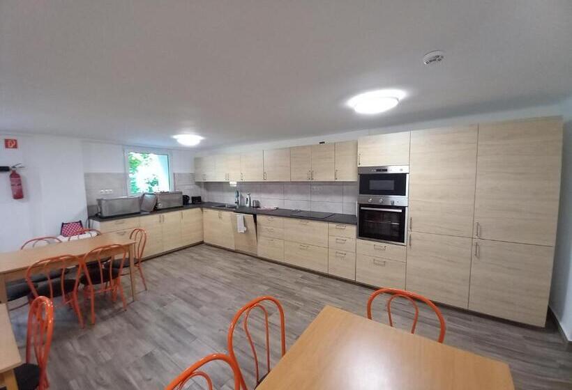 旅馆 Márianosztrai Zarándokszálláshely