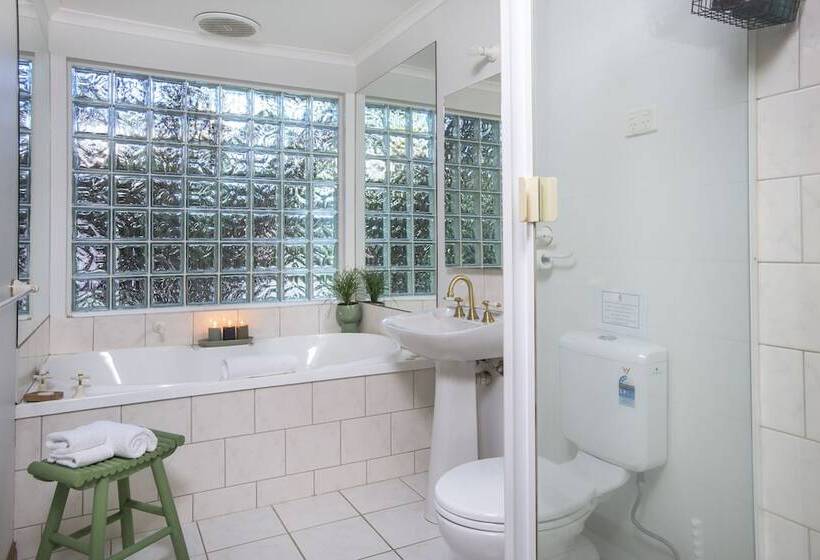 민박 Botanica Retreat   Village Spa & Stay