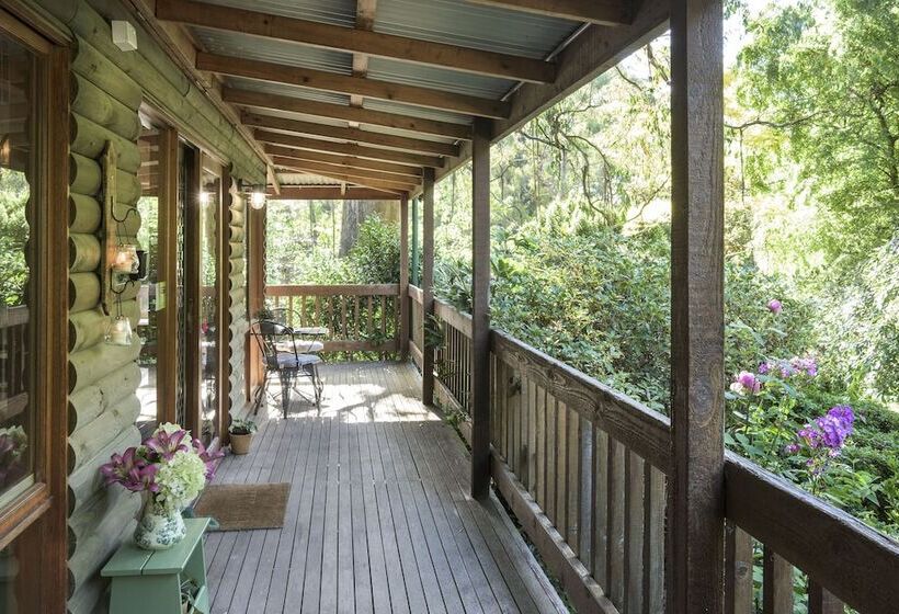 민박 Botanica Retreat   Village Spa & Stay