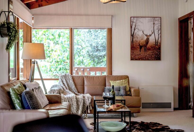 민박 Botanica Retreat   Village Spa & Stay