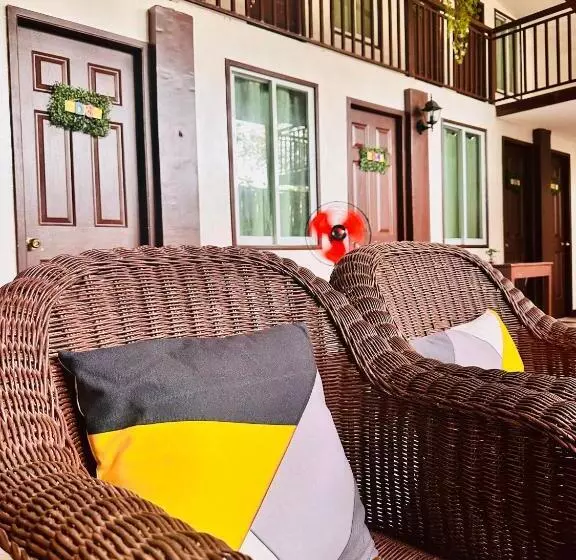 ベッドアンドブレックファースト Close To The Airport, City Center, Accessible   Amancio S New Extension