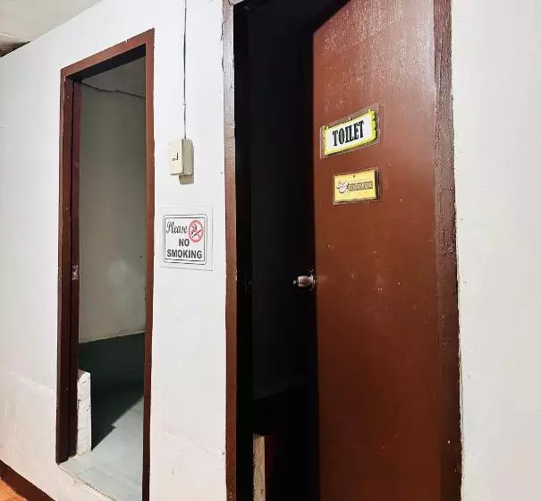 ベッドアンドブレックファースト Close To The Airport, City Center, Accessible   Amancio S New Extension