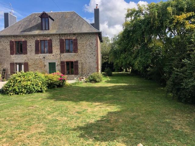 مبيت وإفطار Sourdevalle