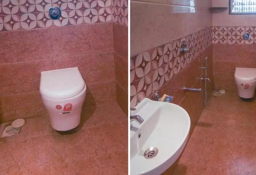 Collection O Hotel Felicita Airport Inn