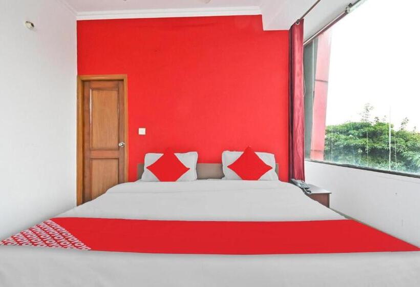 Flagship Hotel Crush On