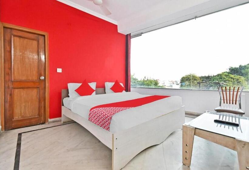 Flagship Hotel Crush On