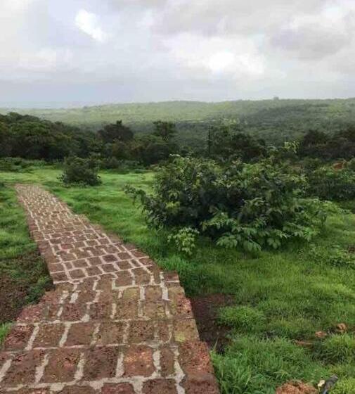 Отель Mars Jungle Adventure Stud Farm With Private Jacuzzi