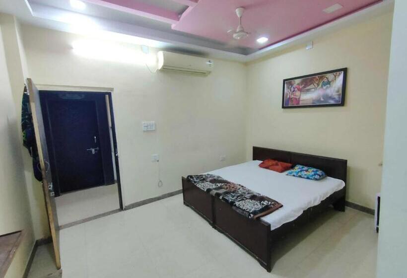 Hotel Oyo 81016 Honey Palace Restaurant Guest House