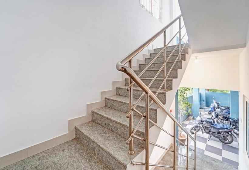 ホテル Oyo Flagship Jr Residency