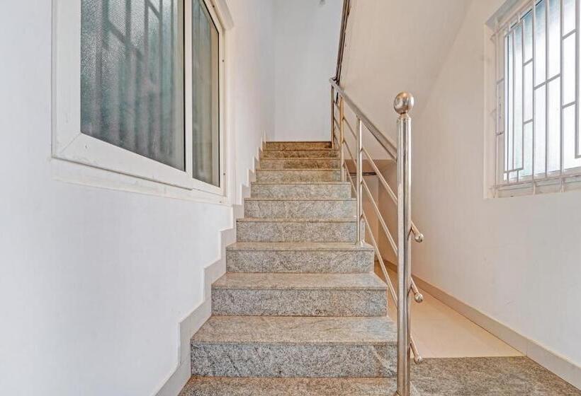 ホテル Oyo Flagship Jr Residency