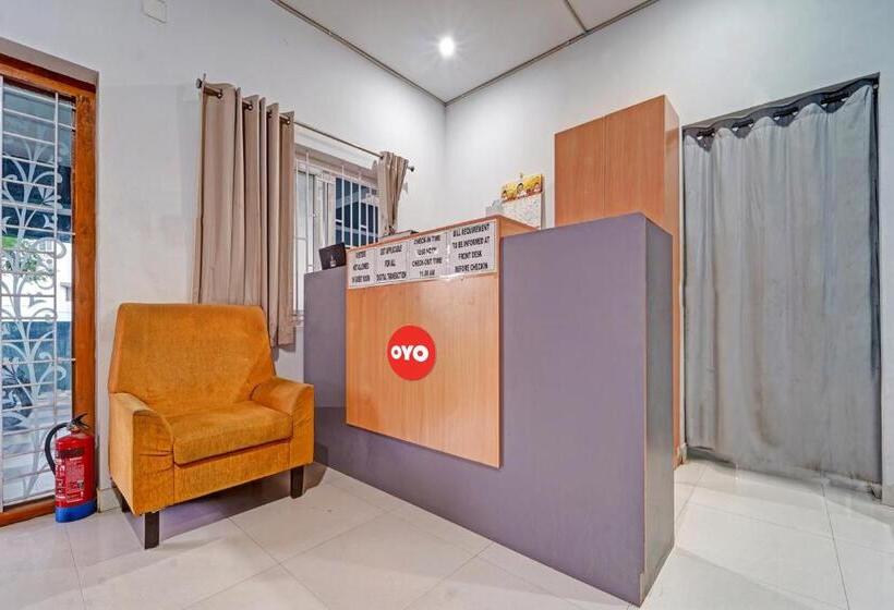 ホテル Oyo Flagship Jr Residency