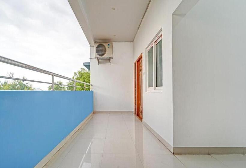 ホテル Oyo Flagship Jr Residency