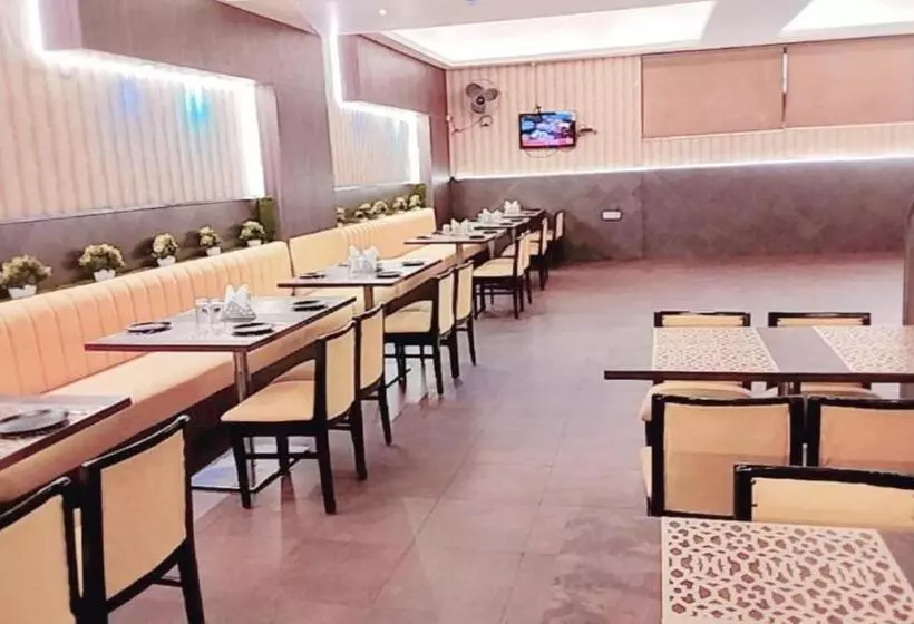 هتل Vaani Continental