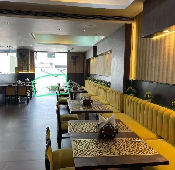 هتل Vaani Continental