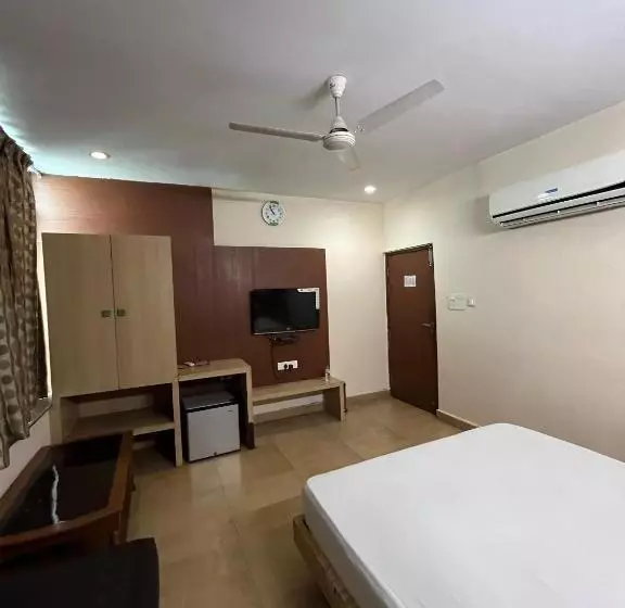 هتل Vaani Continental