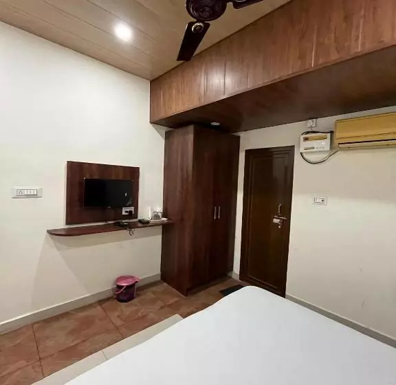 هتل Vaani Continental