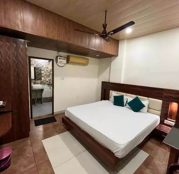 هتل Vaani Continental