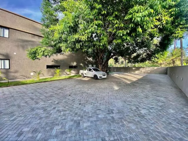 Hotelli Villa Kamby Acomodações Rota Dos Milagres