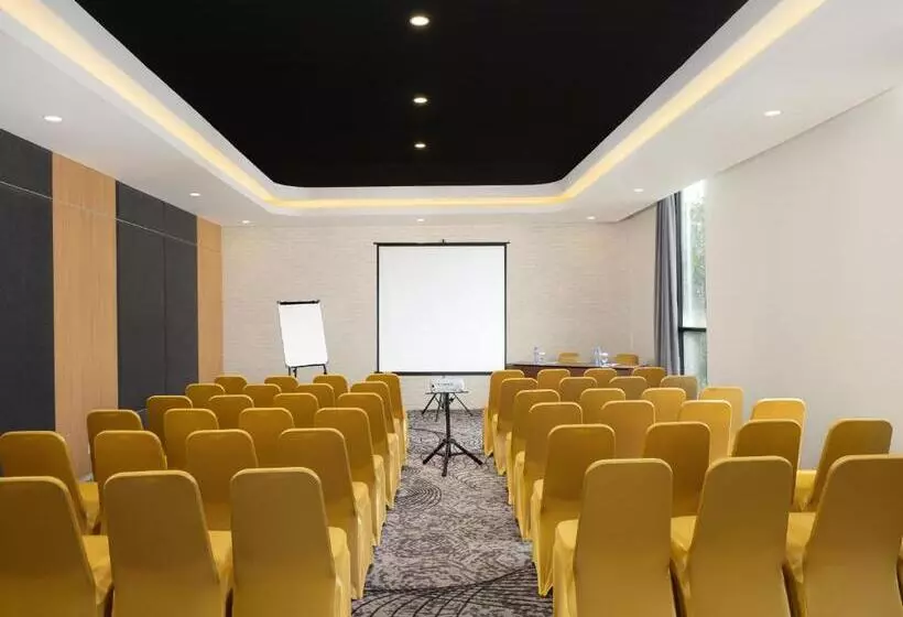 Luminor Hotel Padjadjaran Bogor By Wh