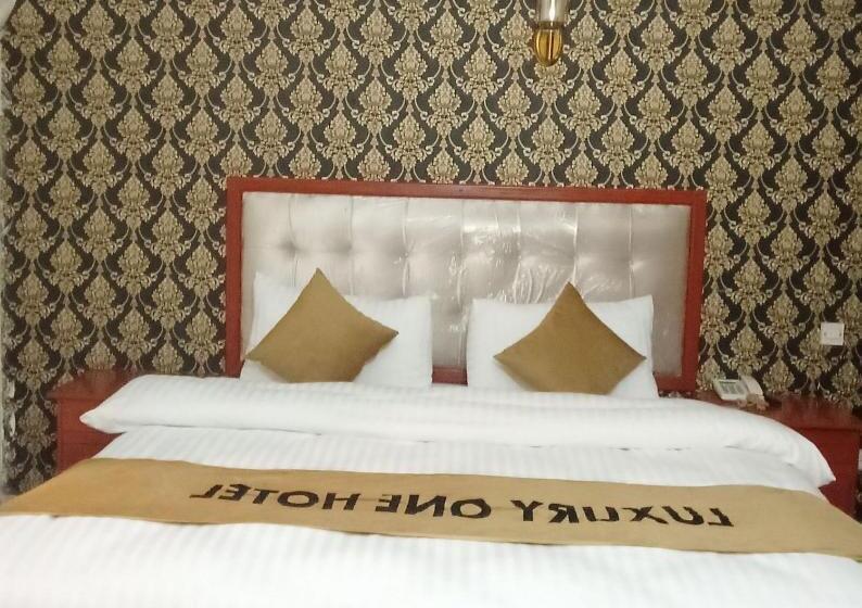 هتل Luxury One