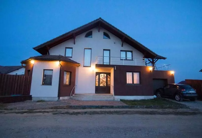 ペンション Casa Tudor