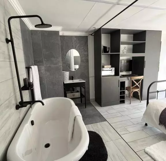 ペンション Fortune Wellness Clinic, Spa & Accommodation