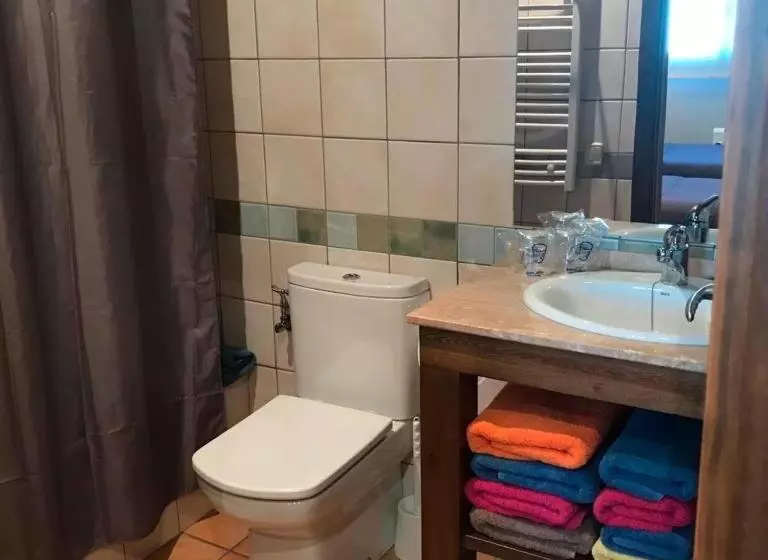 Retkeilymaja Habitaciones Compartidas Bagà