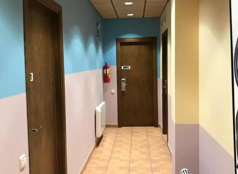 Retkeilymaja Habitaciones Compartidas Bagà