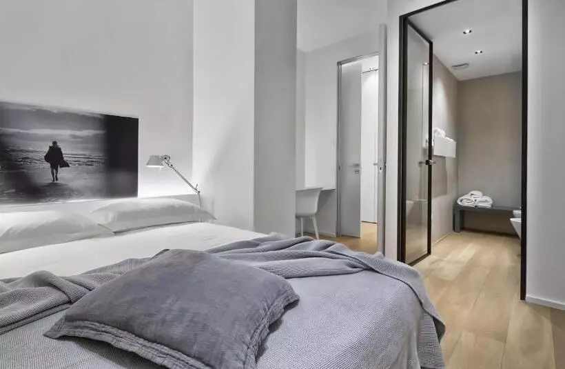 Luxury Suites Collection   Shantung Double Room