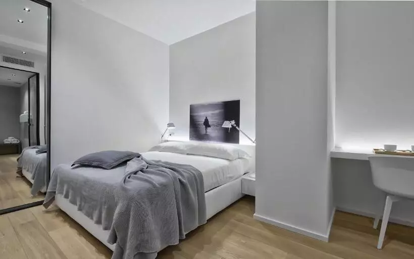 Luxury Suites Collection   Shantung Double Room