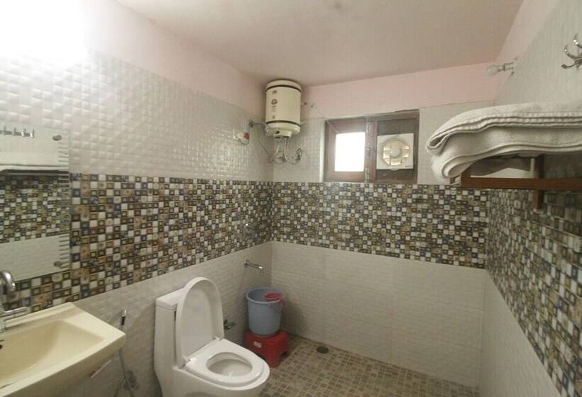 בית מלון כפרי Birders Den Eco Resort