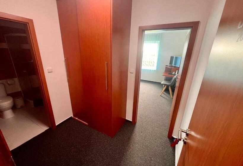 فندق Cavok Letiště Příbram