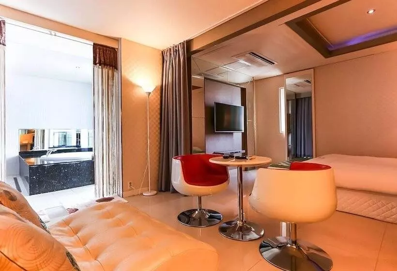 ホテル Donghae Very Six