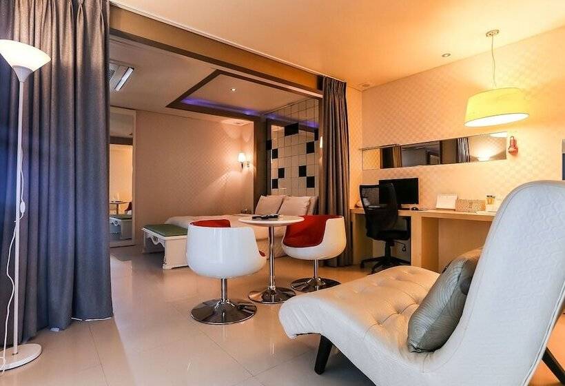 Hotel Donghae Very Six