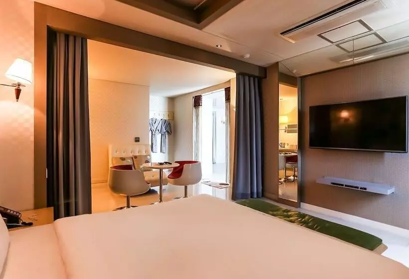 ホテル Donghae Very Six