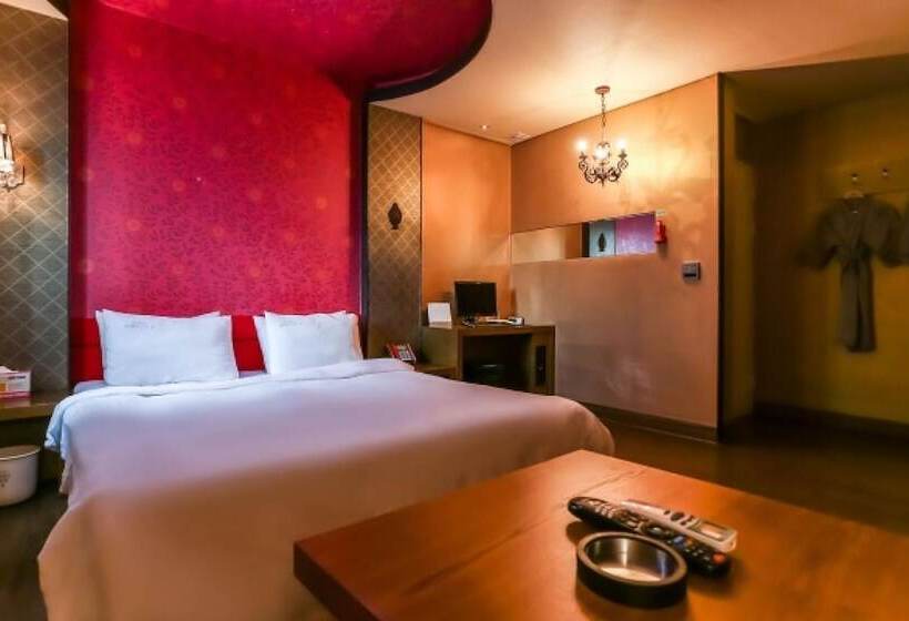 Hotel Donghae Very Six