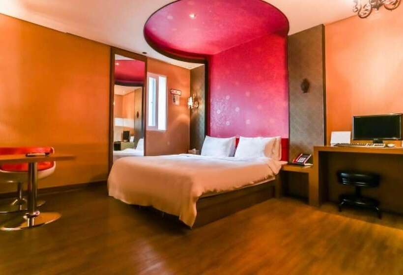 Hotel Donghae Very Six