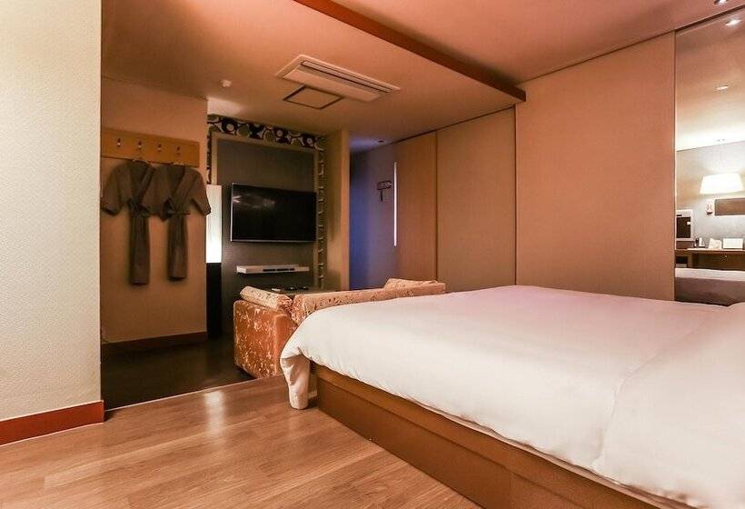 Hotel Donghae Very Six