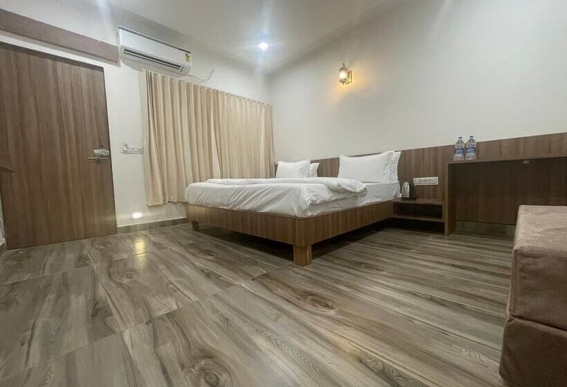 ホテル Gir Night Resort By Royal Collection