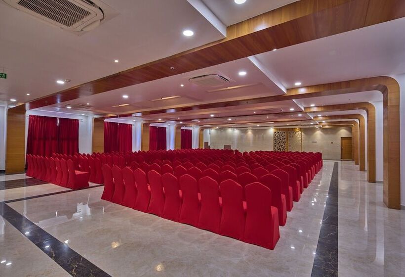 هتل Golden Tulip Tirupati