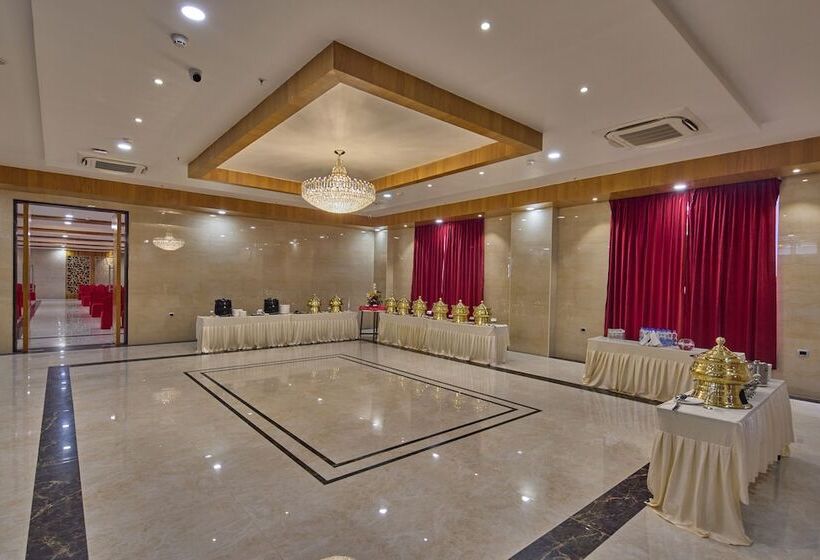 هتل Golden Tulip Tirupati