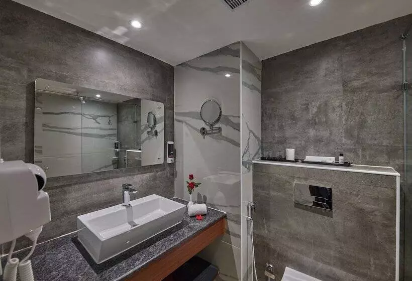 Hotelli Golden Tulip Tirupati