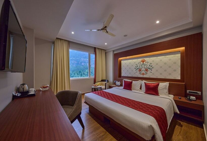 هتل Golden Tulip Tirupati