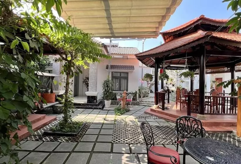 هتل Hoang Mai