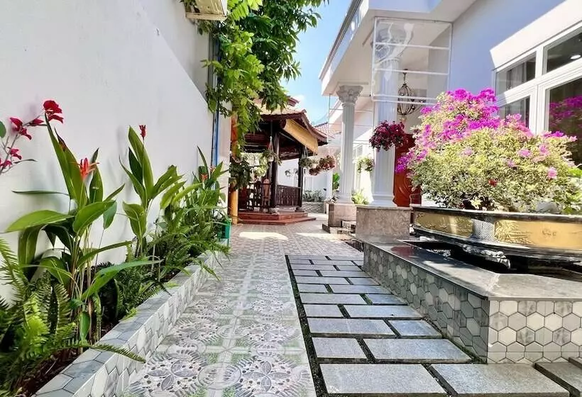 هتل Hoang Mai